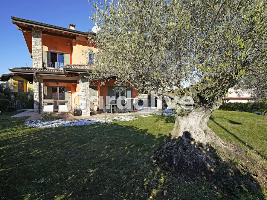 Villa in vendita in Via Sandro Pertini a Moniga Del Garda