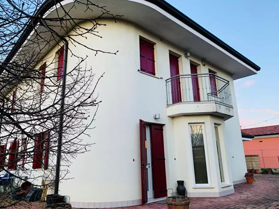Casa bifamiliare in vendita in Via Valgrande a Sant'urbano