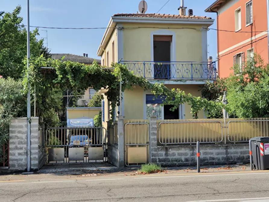 Casa indipendente in vendita in Via Emilia 180 a Anzola Dell'emilia