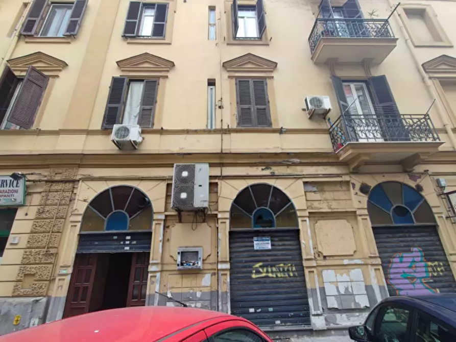 Attività commerciale in affitto in Via Giovanni Chiarini a Napoli