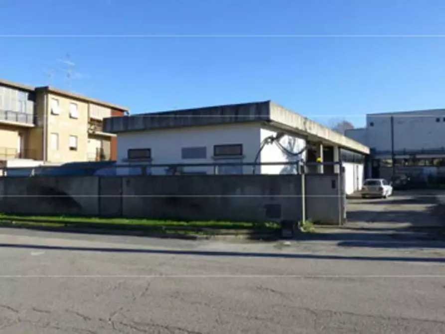 Capannone industriale in vendita in Via Ruggero Grieco,, N. 35 a Gambassi Terme