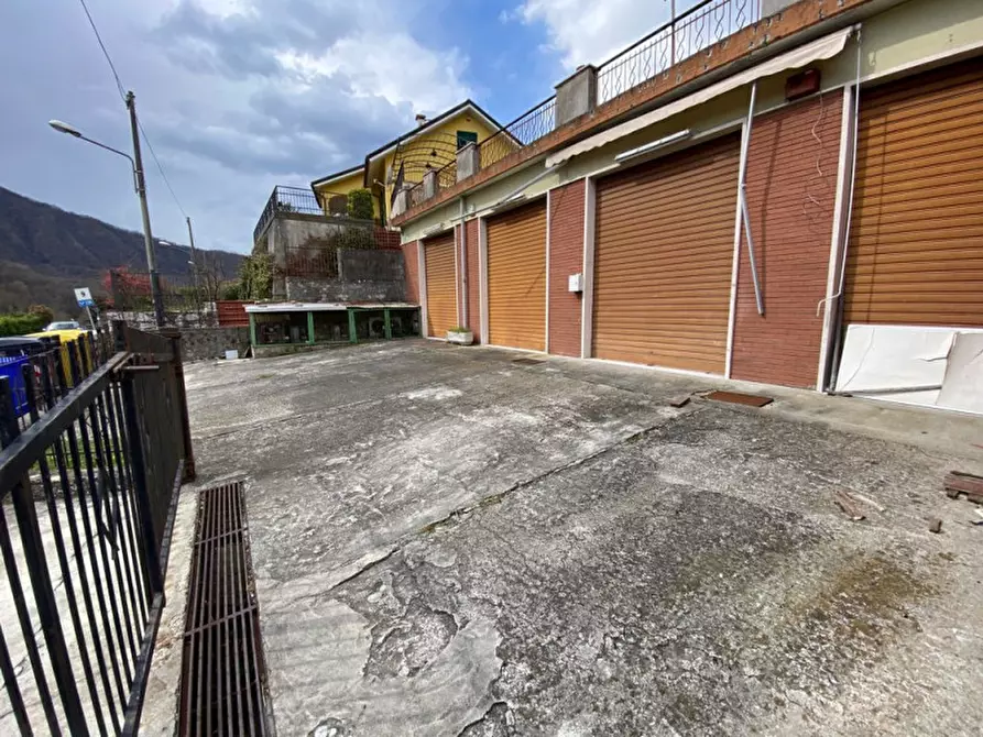 Capannone industriale in vendita in Via Milite Ignoto a Montoggio