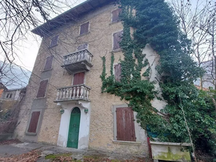 Palazzo in vendita in Via Caffarino, N. 5-10 a Sant'omobono Terme