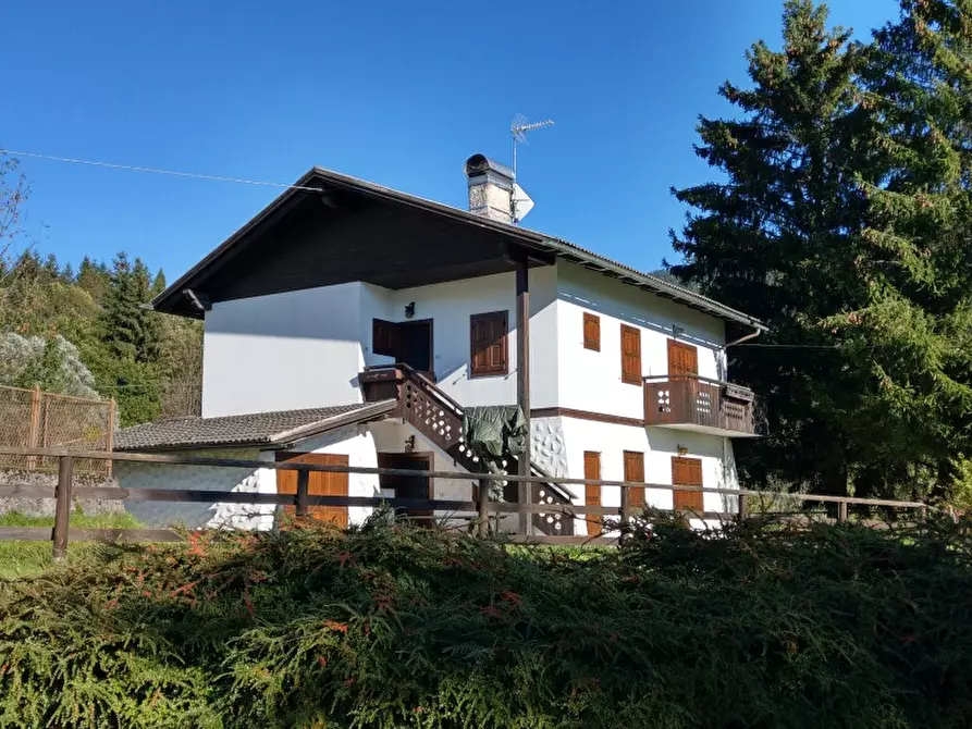 Villa in vendita in Via del Lago a Lorenzago Di Cadore