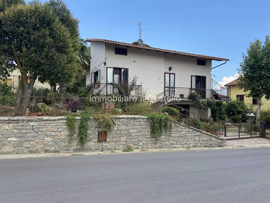 Casa indipendente in vendita in via dei Partigiani a Castiglione Del Lago
