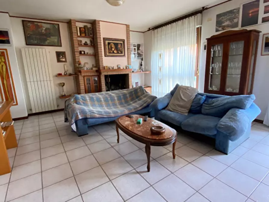 Casa trifamiliare in vendita in Località Molino Marazzana a Senigallia