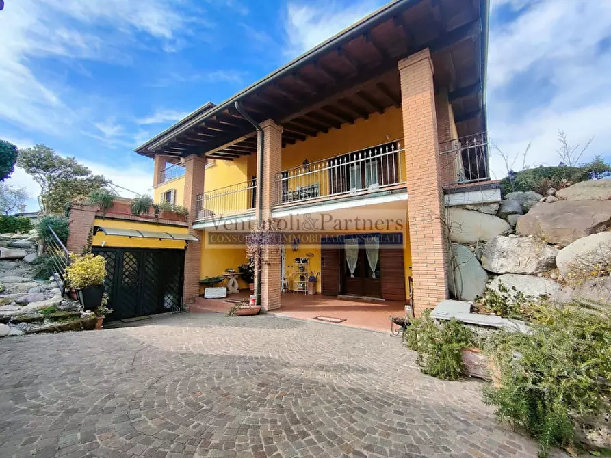 Villa in vendita in Via della Costa a Moniga Del Garda