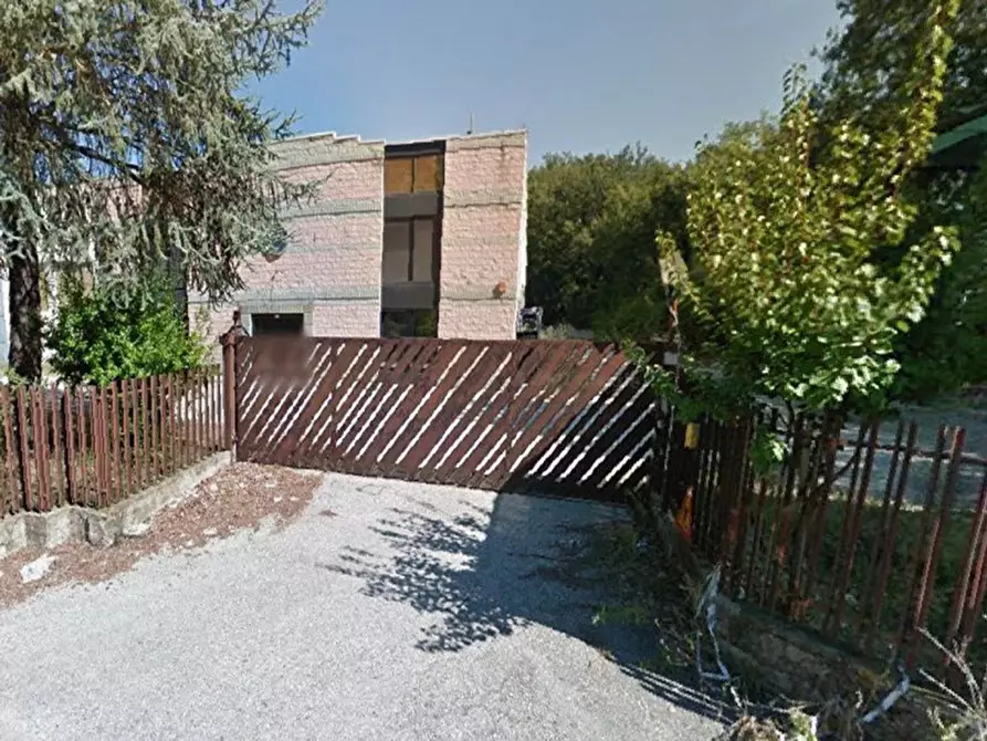 Capannone industriale in vendita in Via del Ferro, N. 17-19 a Perugia