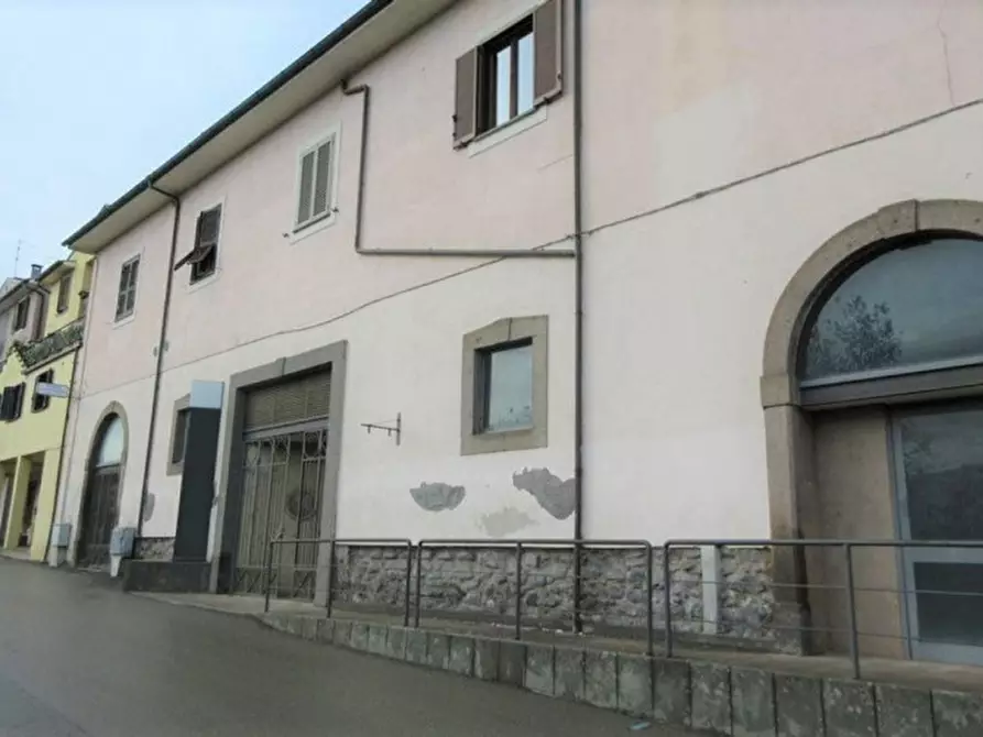 Negozio in vendita in Via dell'Olivo, N. 30-32-34 a Tuscania