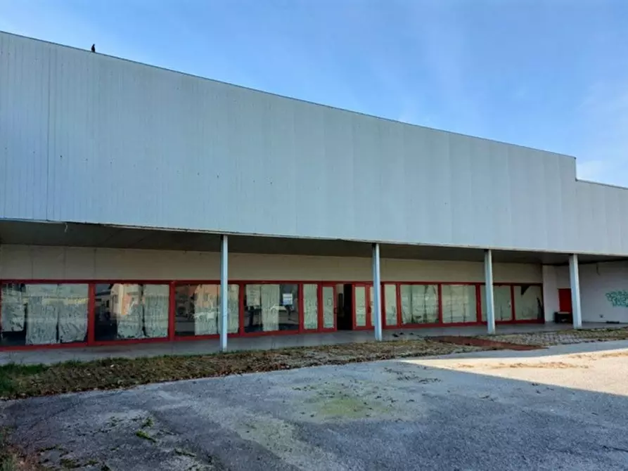 Capannone industriale in vendita in Vai Olivo Bravin, N. 20 a Concordia Sagittaria