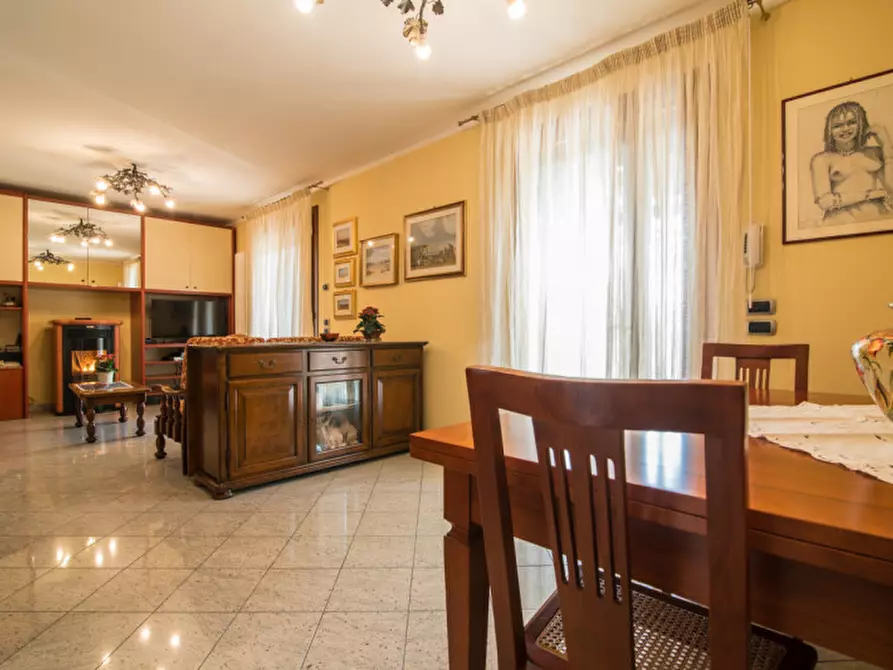Casa bifamiliare in vendita in via Montecchia a Selvazzano Dentro