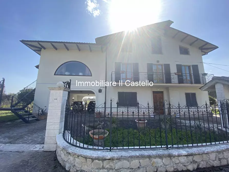 Casa indipendente in vendita in Via Panicarola a Castiglione Del Lago