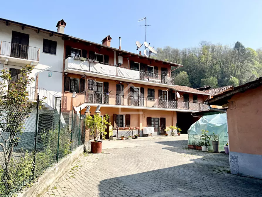 Casa quadrifamiliare in vendita in Via Rivodora 90 a San Mauro Torinese