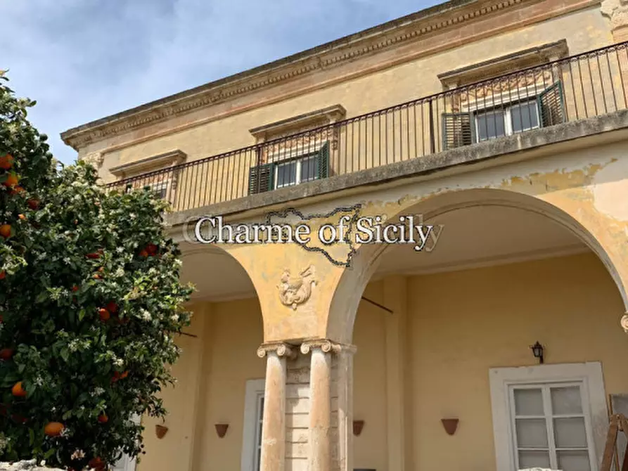 Villa in vendita in Via Comunale Aurnia Cella a Modica