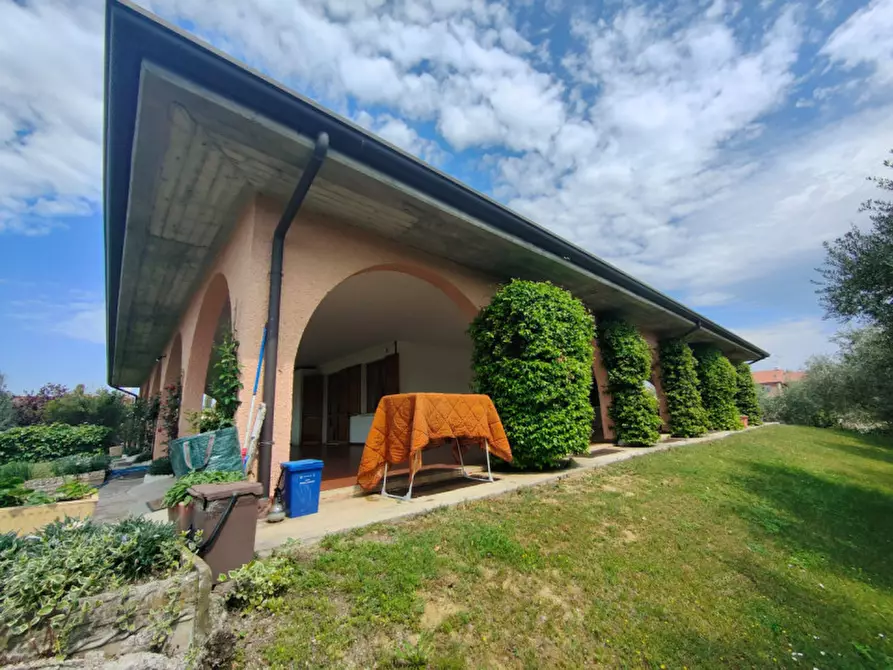 Villa in vendita in via xxv aprile a Moniga Del Garda
