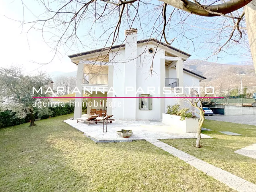 Villa in vendita in Via Martinel, 10 a Borso Del Grappa