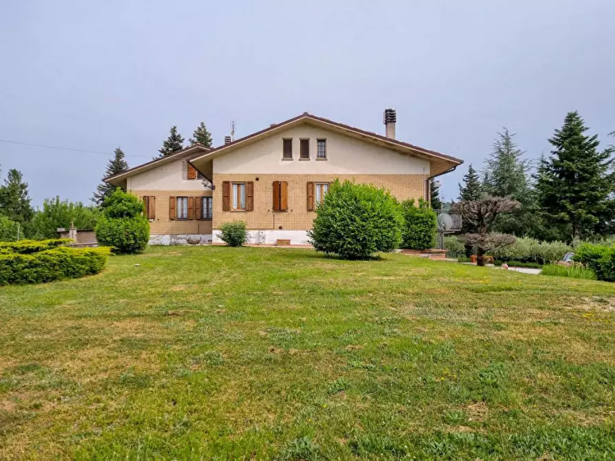 Casa trifamiliare in vendita in strada provinciale delle Cesane 109 a Urbino