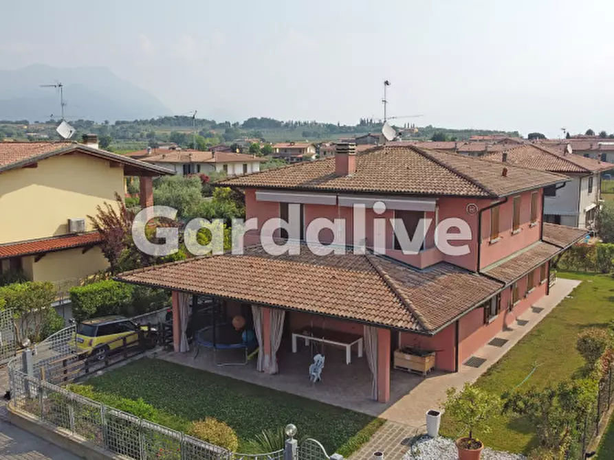 Villa in vendita in Via Leopardi a Puegnago Sul Garda