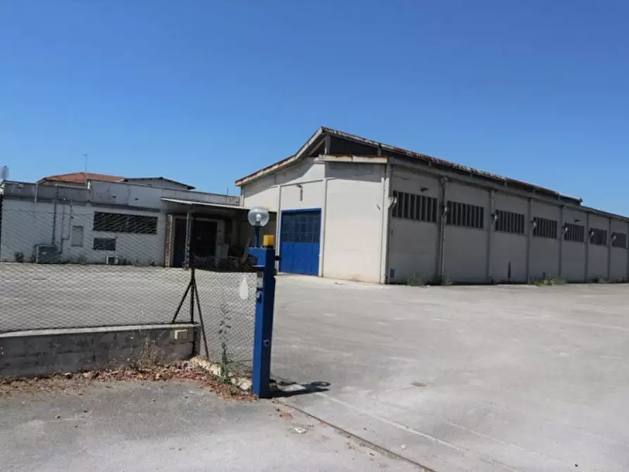 Capannone industriale in vendita in Loc. Sant'Ubaldo, via Ancona, N. snc a Monsano