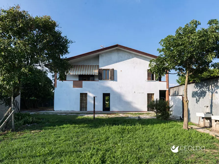 Casa bifamiliare in vendita in Via San Nicolò a Borgoricco