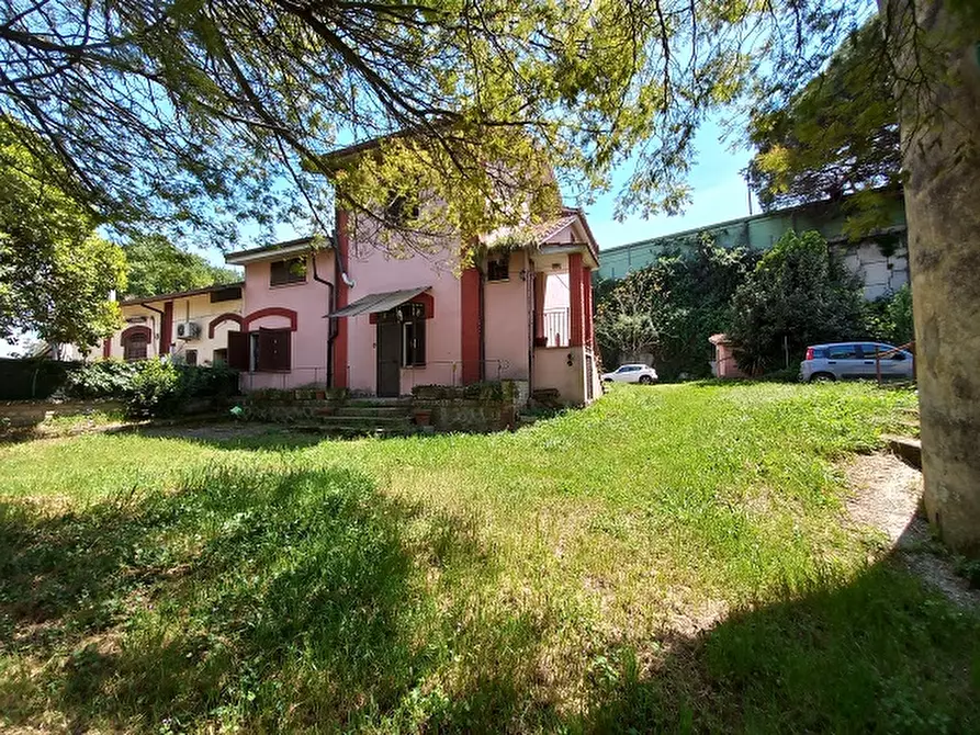 Casa bifamiliare in vendita in via albert sabin 107 a Roma