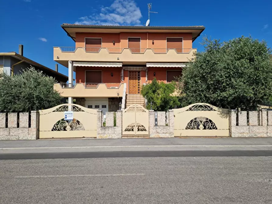 Immagine 1 di Villa in vendita  in via Martiri della Libertà, N. 302 a Lusia