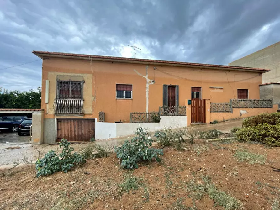 Casa indipendente in vendita in Via Grazia Deledda 16 a Scicli