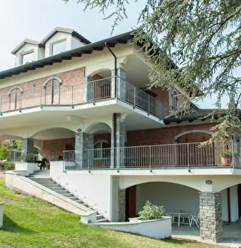 Villa in vendita in Via Sosso 82 a Casale Monferrato