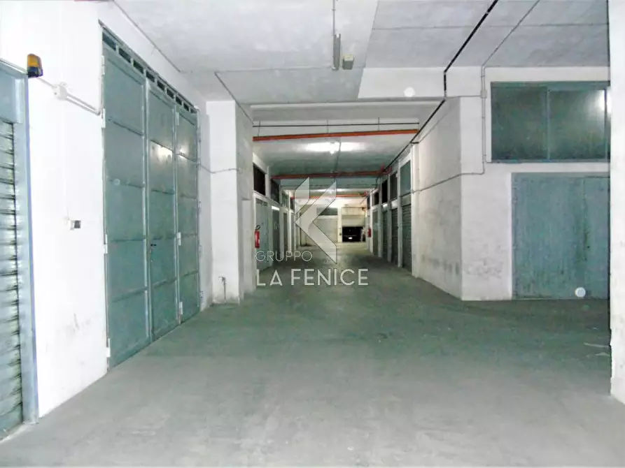 Immagine 1 di Garage in vendita  a Martina Franca