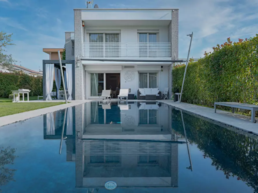 Villa in vendita in VIA CARDUCCI a Albignasego