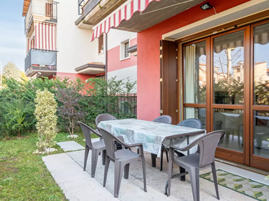 Appartamento in vendita in Via Generale Zamboni a Castelnuovo Del Garda