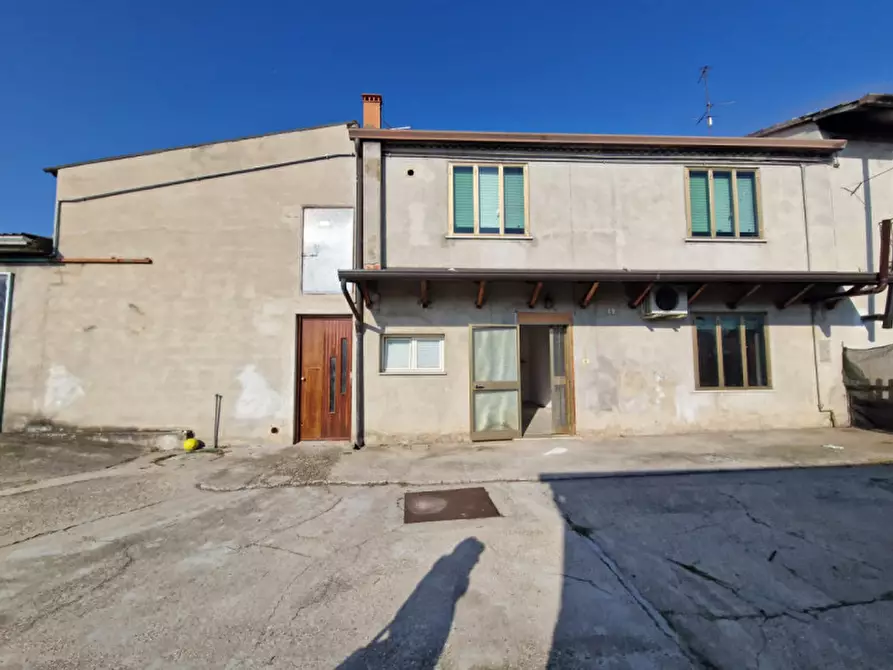 Casa bifamiliare in vendita in Via San Giovanni 160 a Bovolone