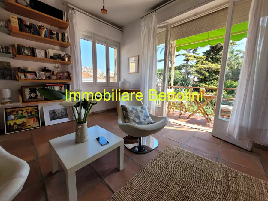 Appartamento in vendita in Via Regina Margherita a Bordighera