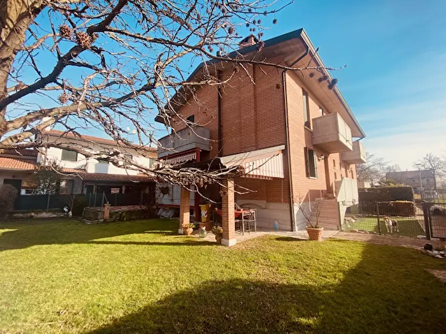 Casa bifamiliare in vendita in Via San Massimo a San Martino Di Lupari