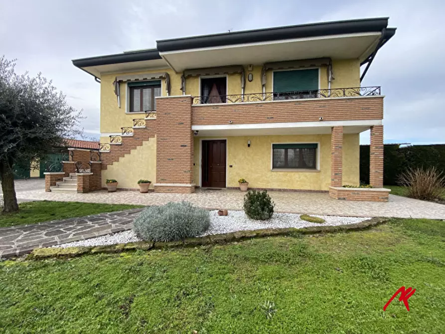 Casa indipendente in vendita in via leopardi a Correzzola