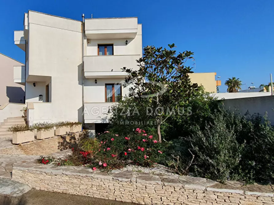 Casa indipendente in vendita in Via Bengasi a Racale
