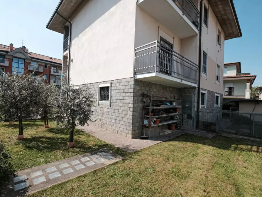 Villa in vendita in Via Dei Caduti a Curno