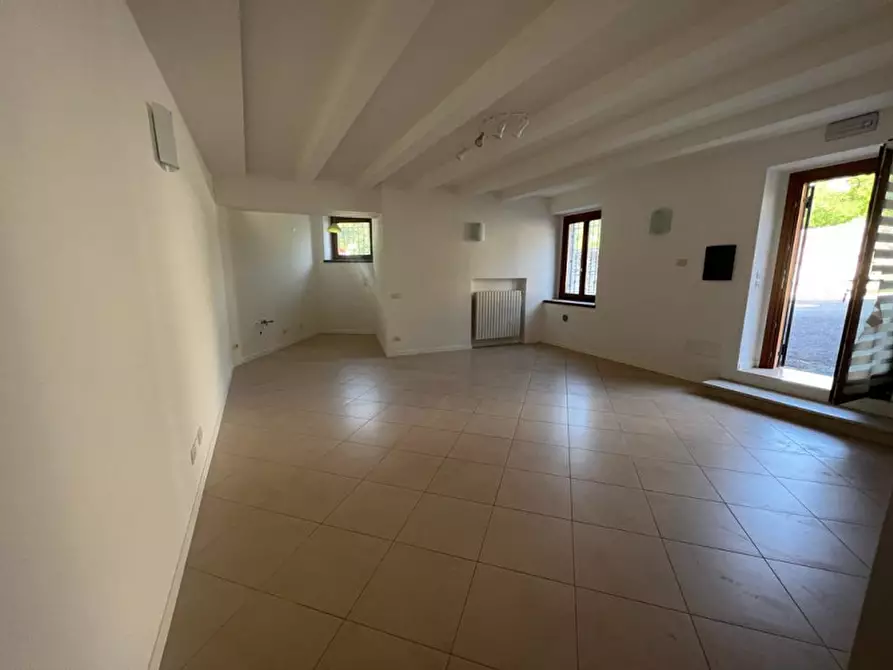 Appartamento in vendita in Via Provinciale a Puegnago Sul Garda