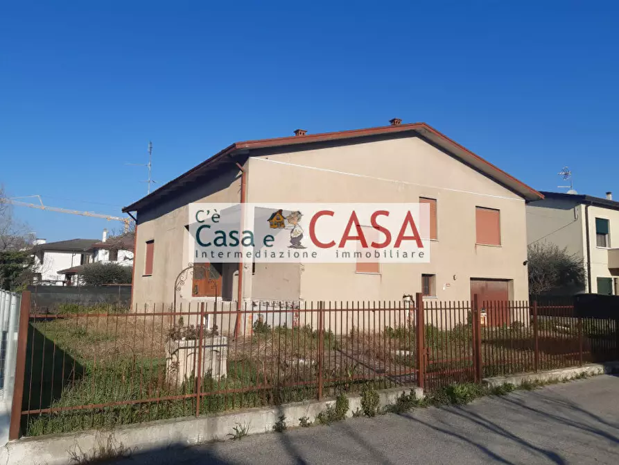 Casa indipendente in vendita a Selvazzano Dentro