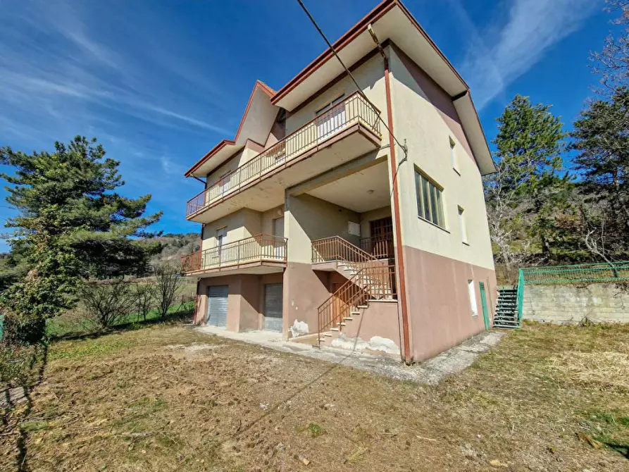 Casa bifamiliare in vendita in via Cippo a Carpegna