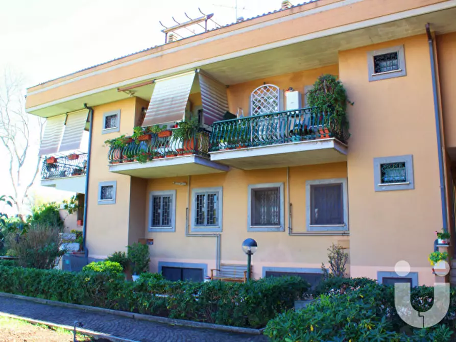 Villa in vendita in via Montefiore Conca a Roma