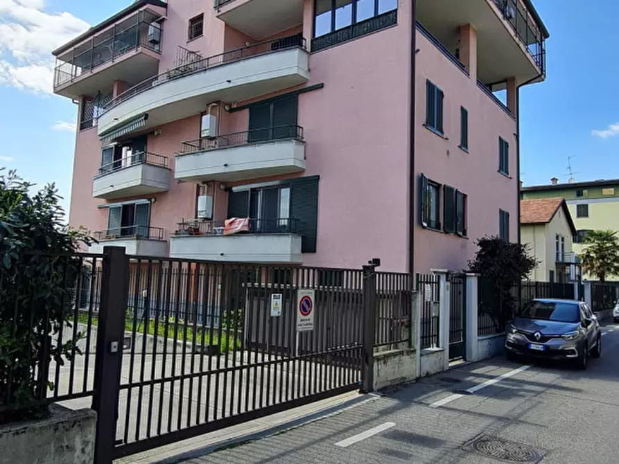 Appartamento in vendita in Via Barbiera a Milano