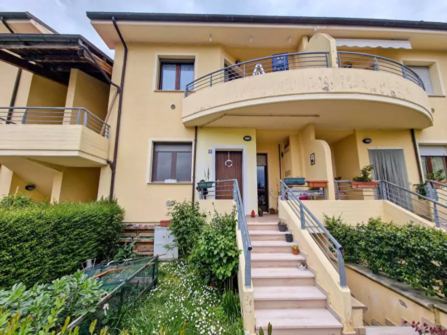 Appartamento in vendita in via Raffaello Sanzio a Montecalvo In Foglia