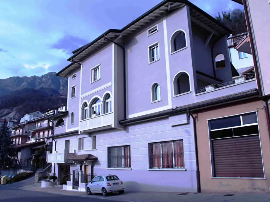 Palazzo in vendita in Via L. Enaudi 7/a a Lumezzane