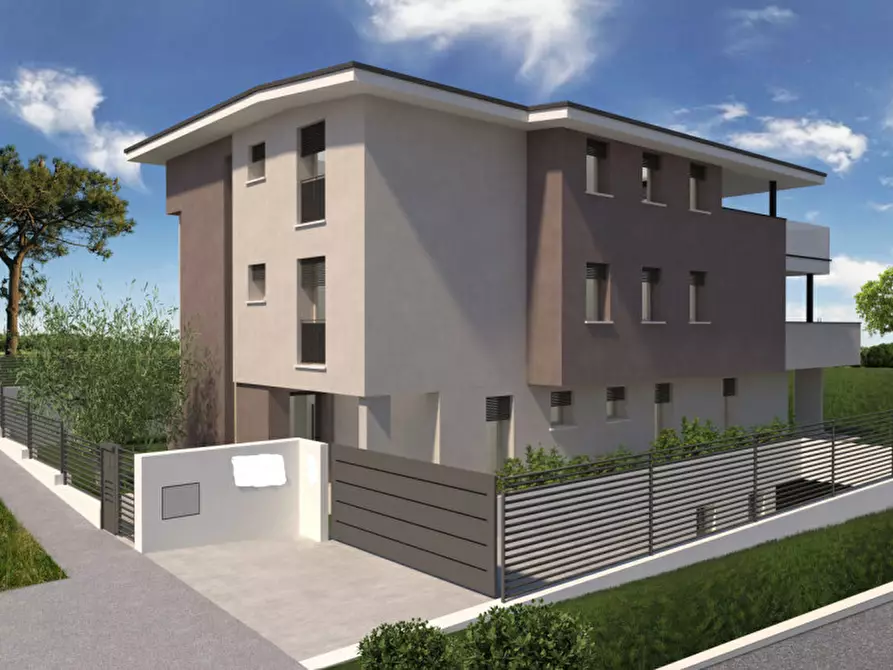 Appartamento in vendita in Via Cesare Battisti a Desenzano Del Garda