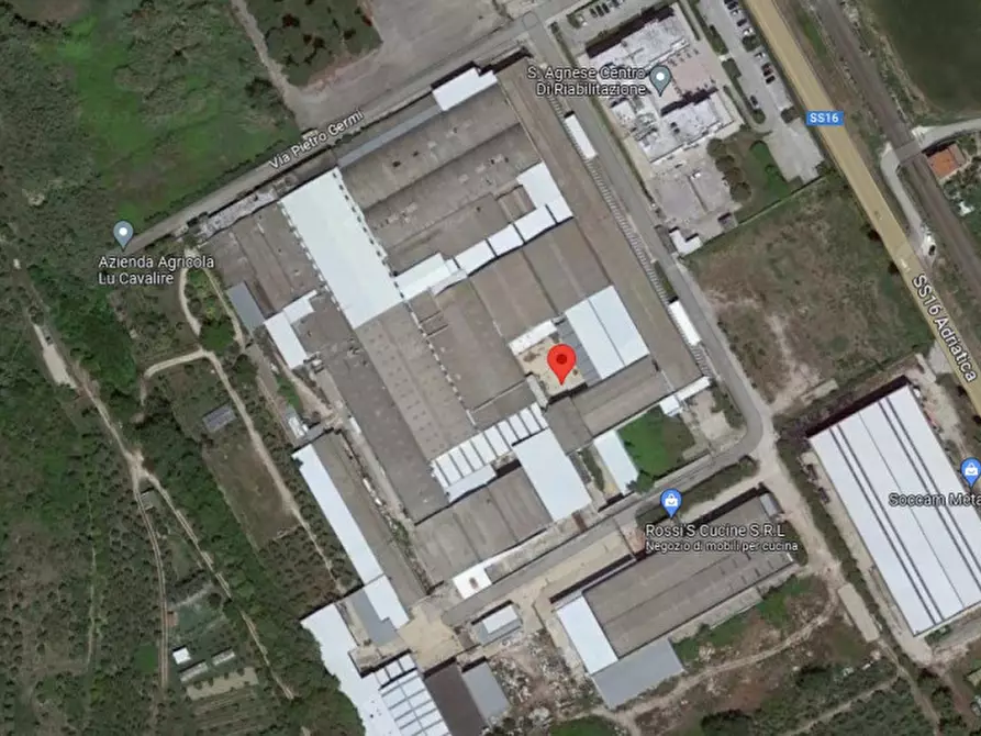 Capannone industriale in vendita in STRADA STATALE ADRIATICA KM. 424 - FRAZIONE SCERNE a Pineto