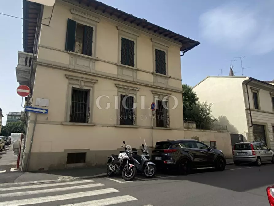 Villa in vendita in via del Ponte alle Mosse a Firenze