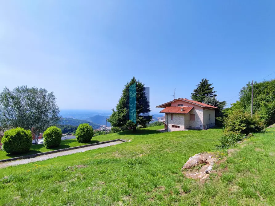 Villa in vendita in Via Panoramica a Serle