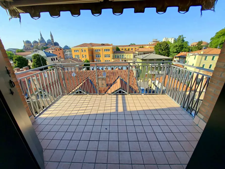 Appartamento in vendita in VIA MICHELE SANMICHELI a Padova