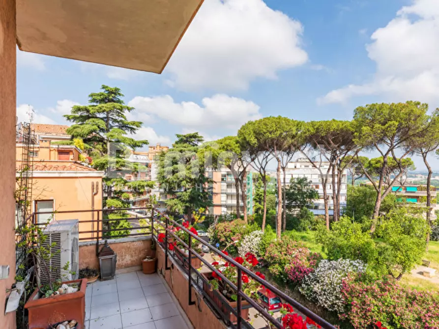 Appartamento in vendita in Via Ettore Petrolini a Roma